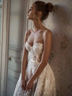 New Netta Benshabu Symon | High-Fashion Wedding Gown | Never Worn | Size 4